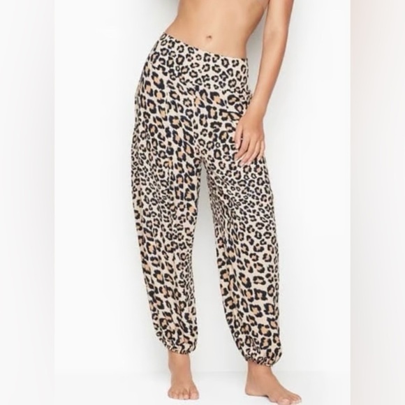 Victoria's Secret Leopard Print Pajama Set - Picture 4 of 14